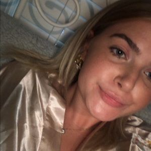 Meet your Posher, Brit